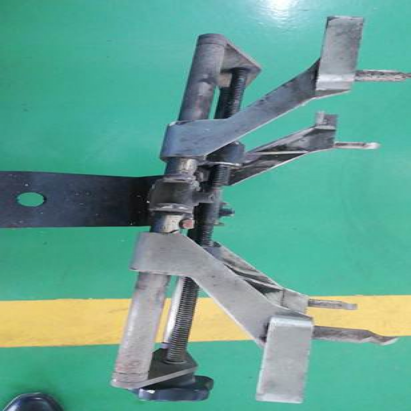 Kẹp bánh xe - Phụ kiện dùng cho thiết bị kiểm tra góc đặt bánh xe Fox 3D